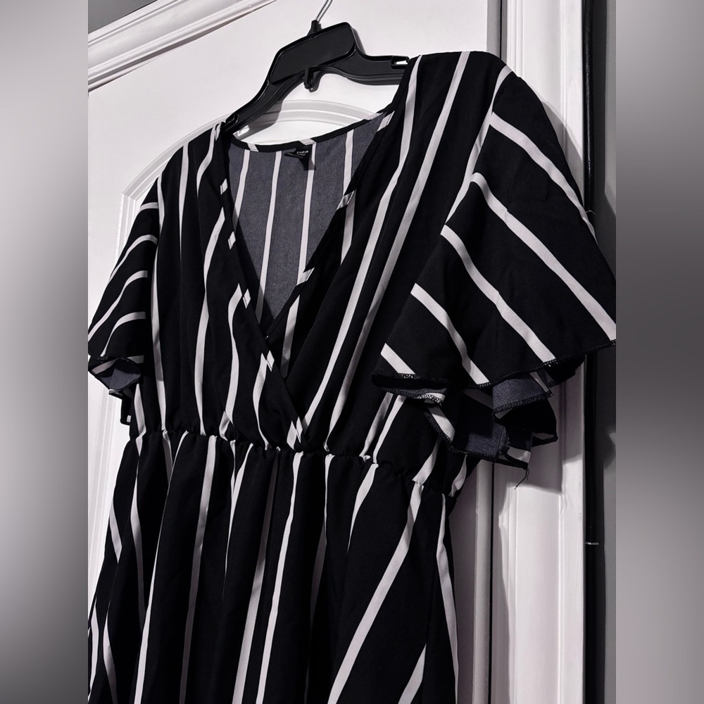 Black and White Vertical Stripe Mini Dress Size 1XL - Picture 3 of 5